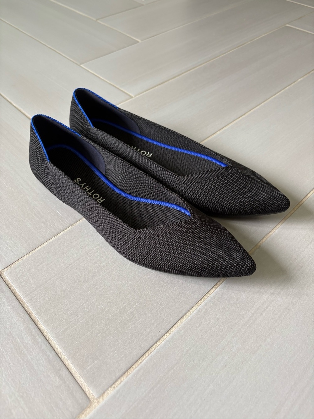 NWOB Rothy's The Point Flats | Black with Blue Trim